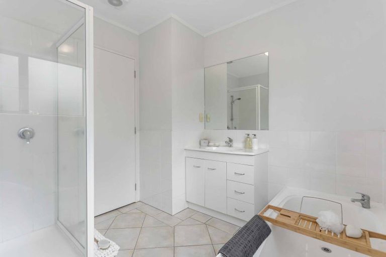 Photo of property in 8a Flynn Street, Birkdale, Auckland, 0626