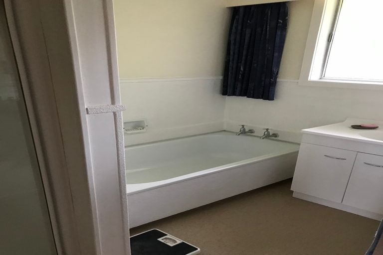 Photo of property in 14a Howden Street, Green Island, Dunedin, 9018