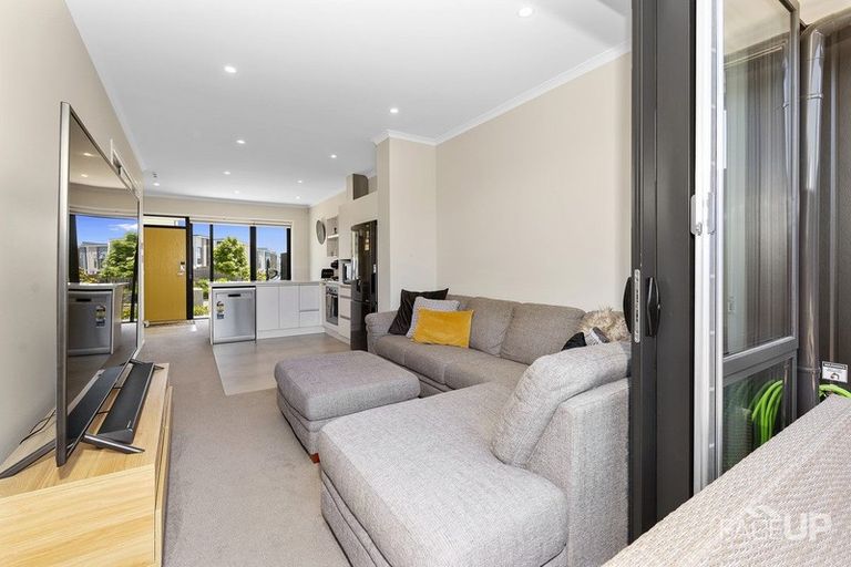 Photo of property in 18 Walter Merton Road, Hobsonville, Auckland, 0616