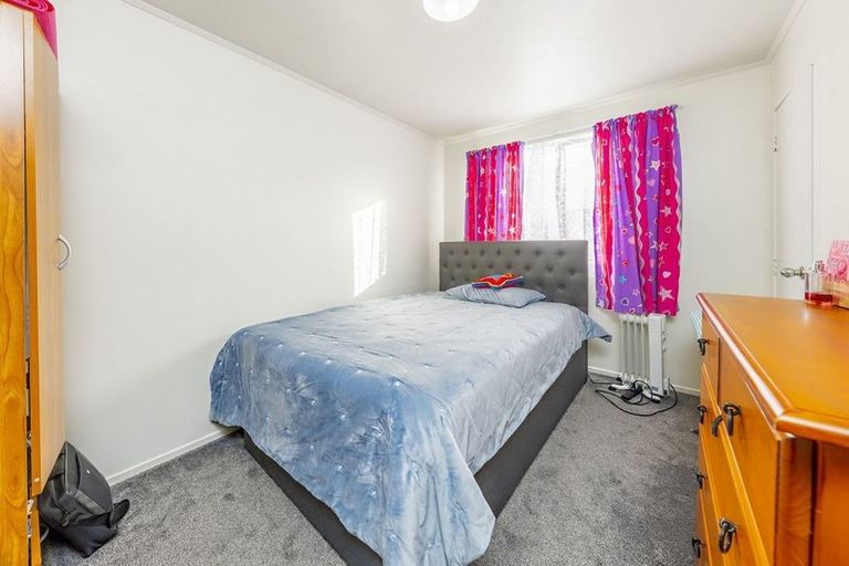Photo of property in 1/12 Silver Creek Road, Weymouth, Auckland, 2103