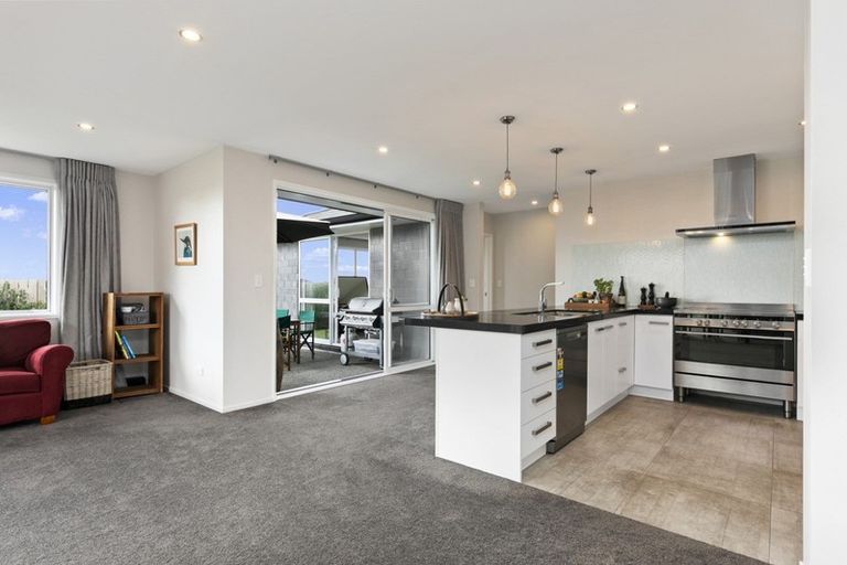 Photo of property in 137 Penetaka Heights, Pyes Pa, Tauranga, 3112