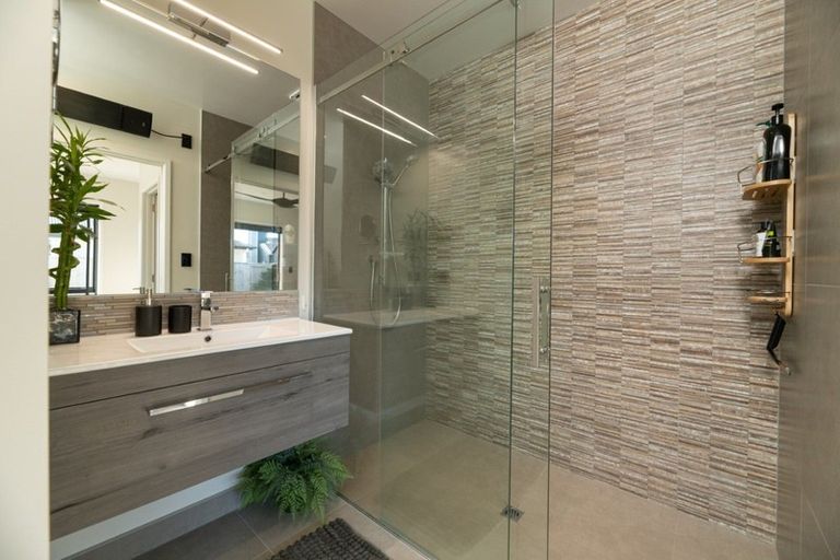 Photo of property in 82 Awataha Crescent, Pyes Pa, Tauranga, 3110