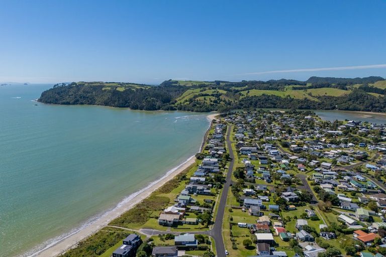 Photo of property in 83 Captain Cook Road, Cooks Beach, Whitianga, 3591