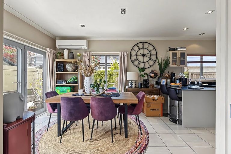 Photo of property in 38 Aikmans Road, Merivale, Christchurch, 8014