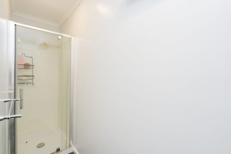 Photo of property in 20 Robert Street, Otatara, Invercargill, 9879