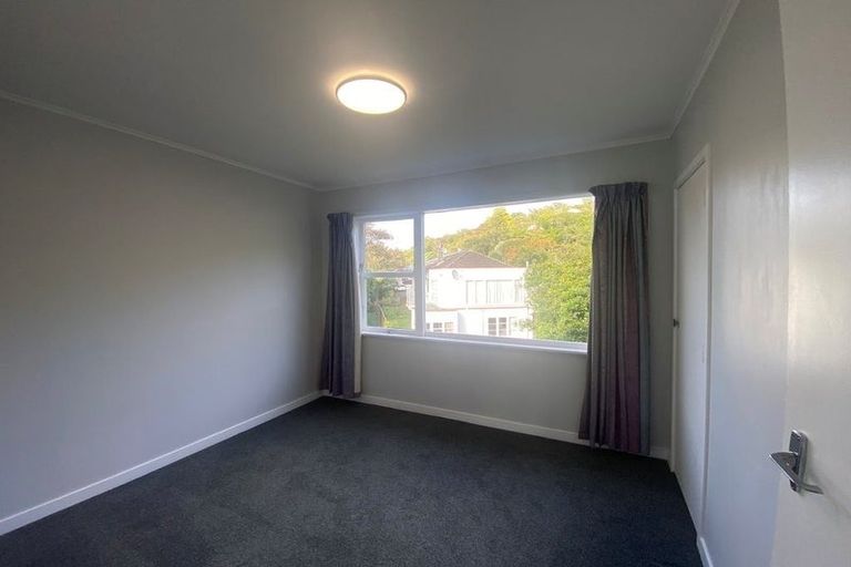 Photo of property in 179 Newlands Road, Newlands, Wellington, 6037