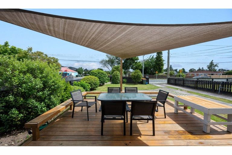 Photo of property in 9a Kawaha Point Road, Fairy Springs, Rotorua, 3015