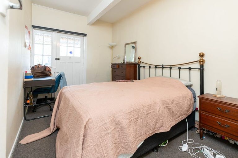 Photo of property in 76a Kelburn Parade, Kelburn, Wellington, 6012