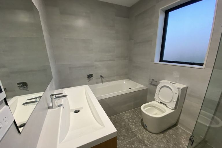 Photo of property in 8 Ahorangi Road, Silverdale, 0932