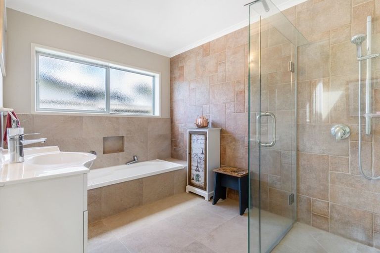 Photo of property in 21 Riverside Place, Katikati, 3129