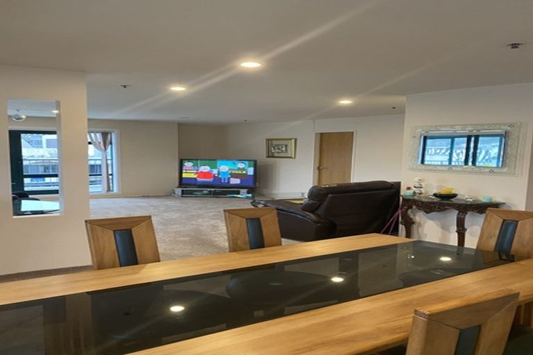 Photo of property in Courtenay Apartments, 701/120 Courtenay Place, Te Aro, Wellington, 6011