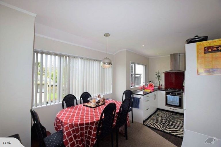 Photo of property in 297 Triangle Road, Massey, Auckland, 0614