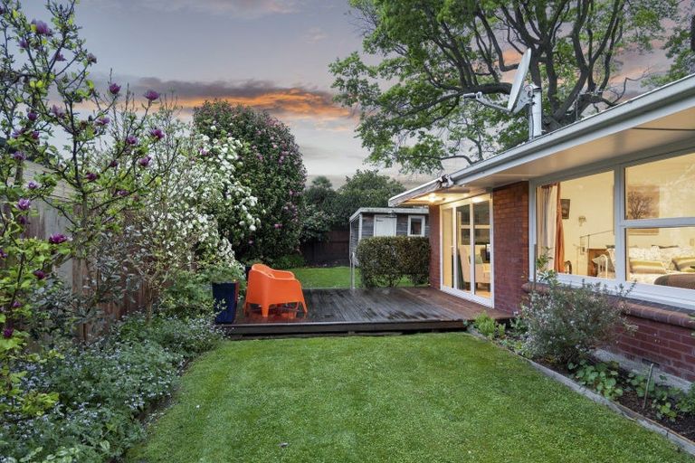 Photo of property in 2/15 Knowles Street, St Albans, Christchurch, 8052
