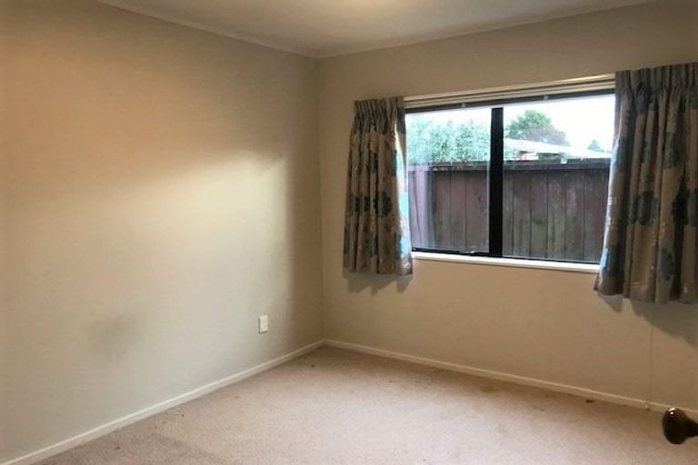 Photo of property in 2/5 Rawhiti Street, Vogeltown, New Plymouth, 4310