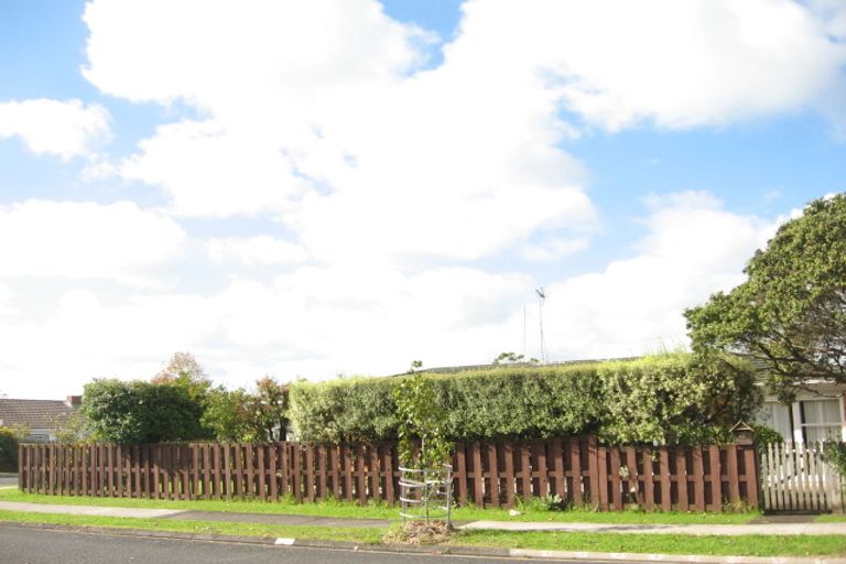 Photo of property in 44 Beechdale Crescent, Pakuranga Heights, Auckland, 2010