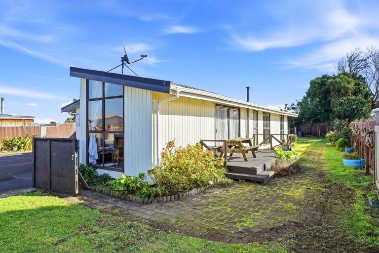 Photo of property in 33 Tongariro Street, Castlecliff, Whanganui, 4501