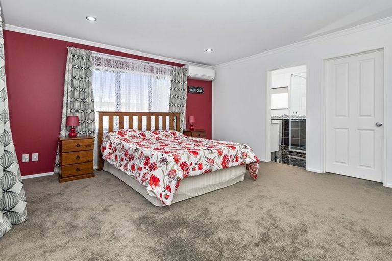 Photo of property in 247 Hill Road, The Gardens, Auckland, 2105