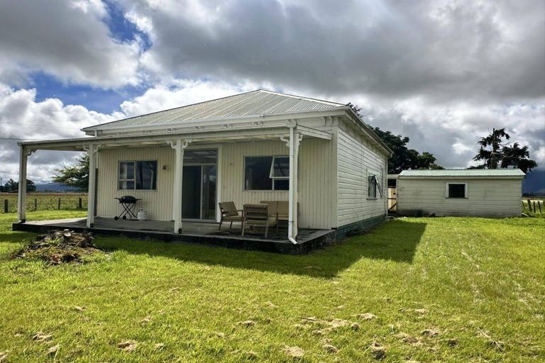 Photo of property in 436 Wanganui Flat Road, Harihari, 7884