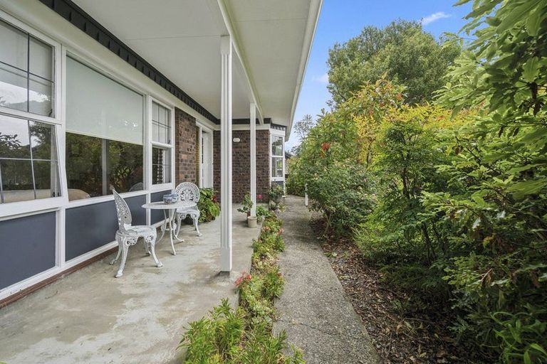 Photo of property in 71 Nimmo Avenue East, Waikanae, 5036