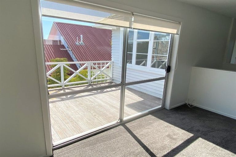 Photo of property in 33 Matipo Road, Mairangi Bay, Auckland, 0630