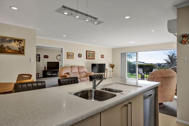 Photo of property in 7 Manuka Place, Whalers Gate, New Plymouth, 4310