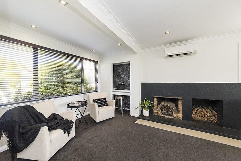 Photo of property in 34 Churchill Avenue, Hokowhitu, Palmerston North, 4410