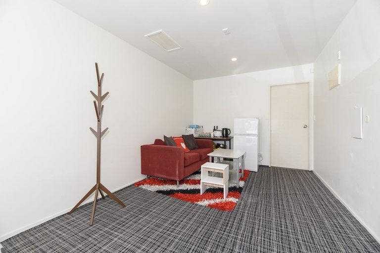 Photo of property in 435b West Coast Road, Glen Eden, Auckland, 0602