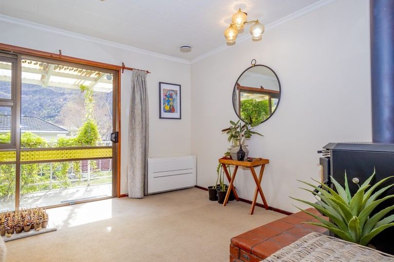 Photo of property in 12 Hood Crescent, Arrowtown, 9302