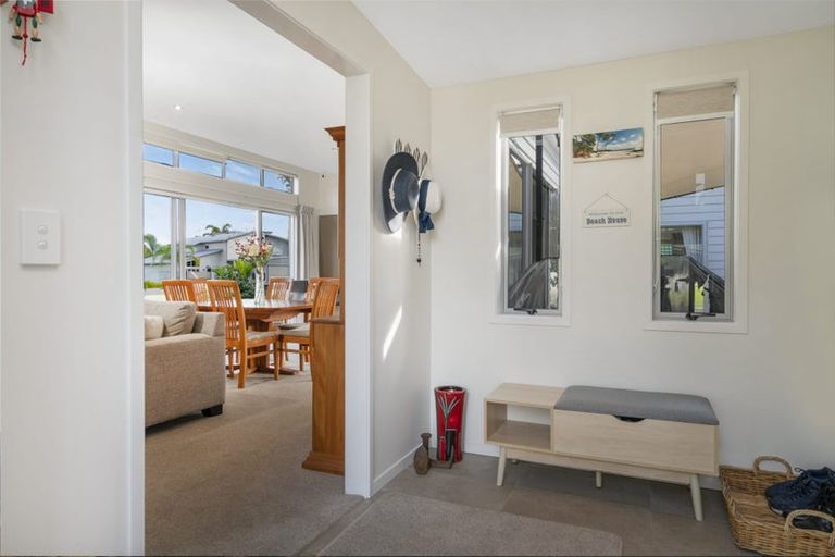Photo of property in 2 Pelican Place, Whitianga, 3510