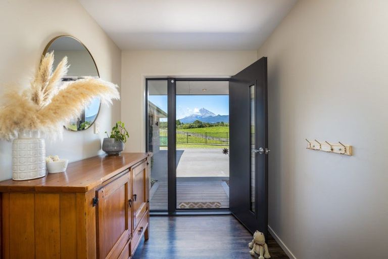 Photo of property in 917 Carrington Road, Hurworth, New Plymouth, 4371