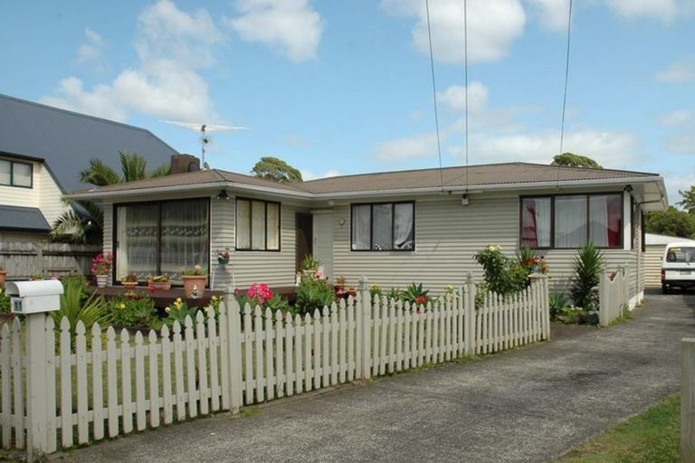Photo of property in 11 Tiraumea Drive, Pakuranga, Auckland, 2010