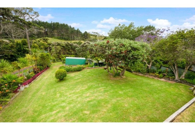 Photo of property in 43 Mcentee Road, Waitakere, Auckland, 0816