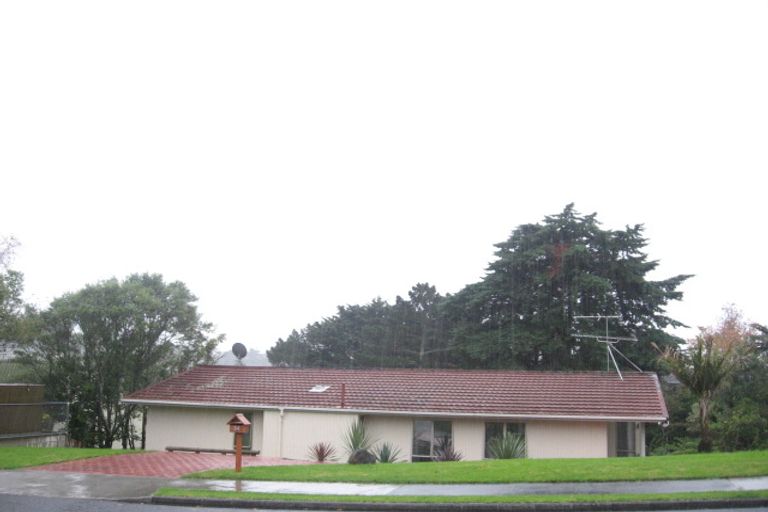 Photo of property in 54 Castleton Drive, Howick, Auckland, 2014