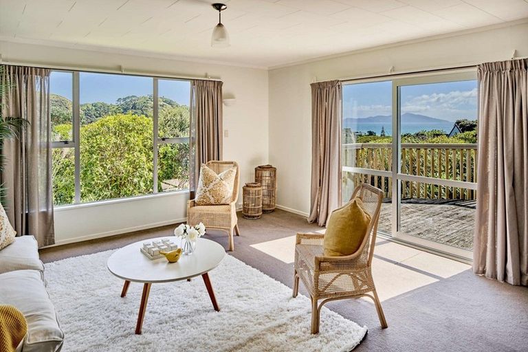 Photo of property in 51 Sea Vista Drive, Pukerua Bay, 5026