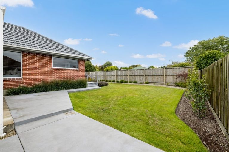 Photo of property in 16 Leacroft Street, Bishopdale, Christchurch, 8053