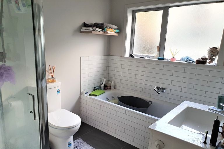 Photo of property in 18a Rarangi Way, Owhiro Bay, Wellington, 6023