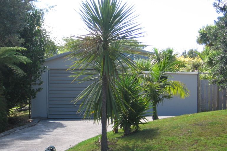 Photo of property in 2/11 Montana Avenue, Murrays Bay, Auckland, 0630