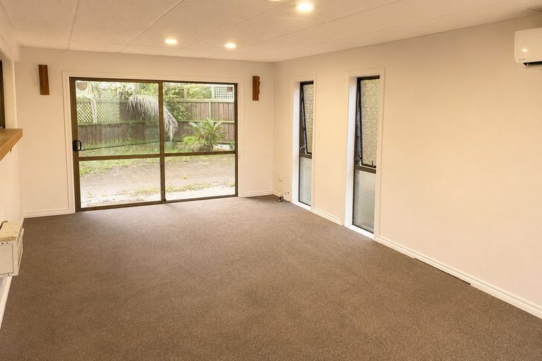 Photo of property in 1 Bluewater Place, Wattle Downs, Auckland, 2103