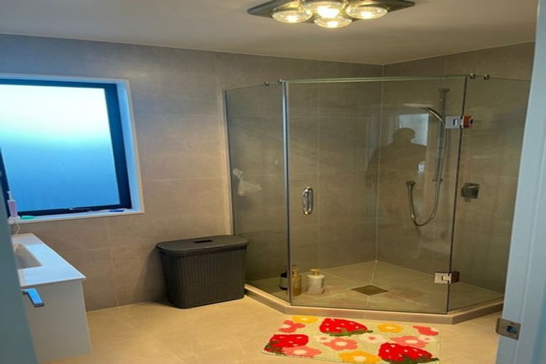 Photo of property in 5d Sorrel Crescent, Bucklands Beach, Auckland, 2012