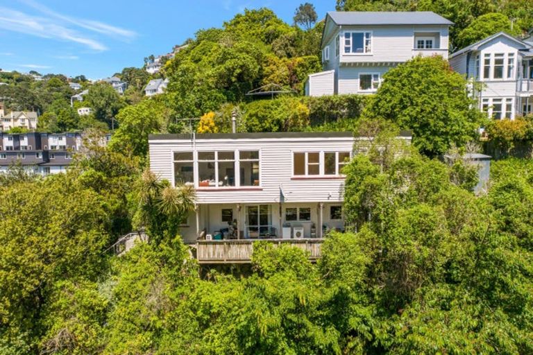 Photo of property in 10 The Rigi, Northland, Wellington, 6012