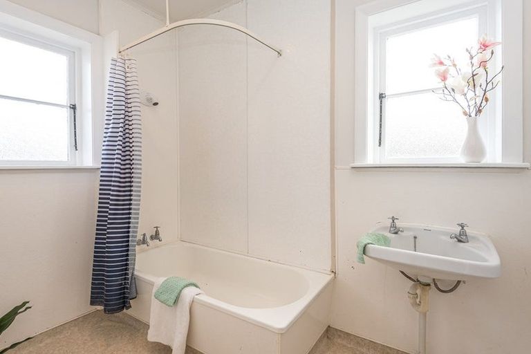 Photo of property in 6 Tika Street, Riccarton, Christchurch, 8041