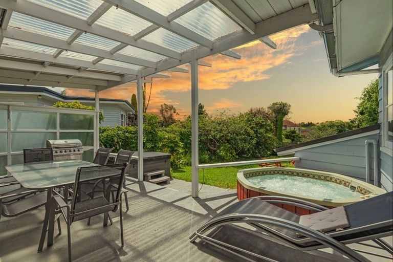 Photo of property in 33 Lincoln Terrace, Hokowhitu, Palmerston North, 4410