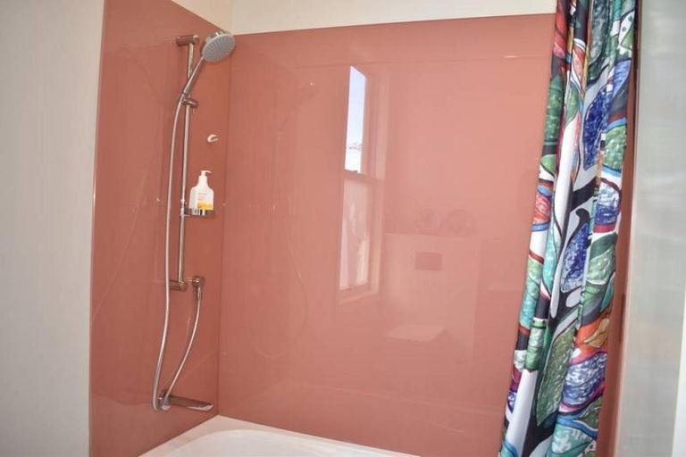 Photo of property in 6 Hadfield Terrace, Kelburn, Wellington, 6012