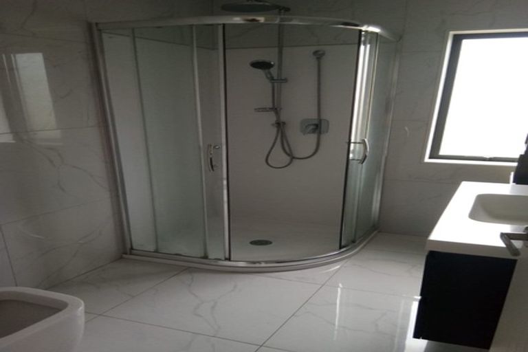 Photo of property in 116 San Valentino Drive, Henderson, Auckland, 0612