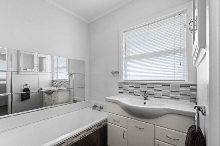 Photo of property in 34 Trinity Crescent, Pirimai, Napier, 4112