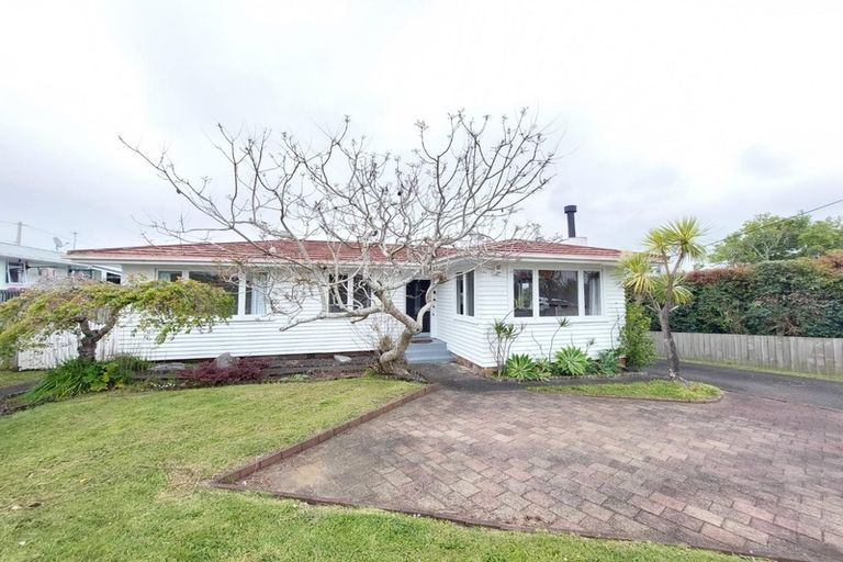 Photo of property in 294 Rangatira Road, Beach Haven, Auckland, 0626