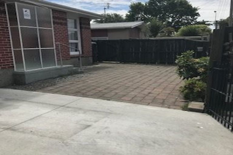 Photo of property in 1/10 Aorangi Road, Bryndwr, Christchurch, 8053