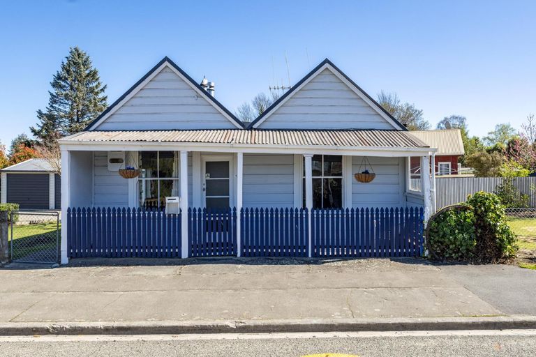 Photo of property in 138 Talbot Street, Geraldine, 7930