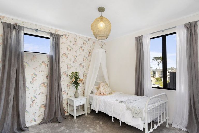 Photo of property in 2/127 Oceanbeach Road, Mount Maunganui, 3116