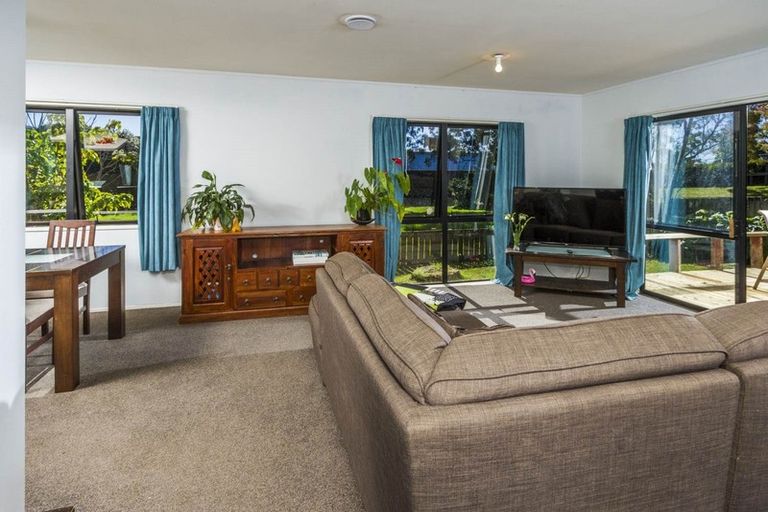 Photo of property in 2/238 Sunset Road, Windsor Park, Auckland, 0632
